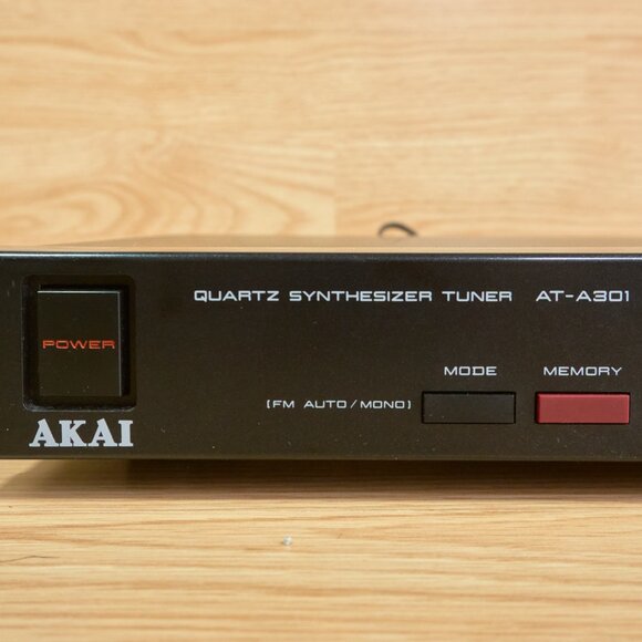 Akai AT-A301 Quartz Synthesizer AM/FM Receiver Tuner, Tested and Working - Picture 2 of 8